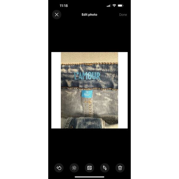 L'Amour by Nanette Lapore Denim Shorts Acid Wash Studded Embellished Sz 9 - Picture 2 of 5